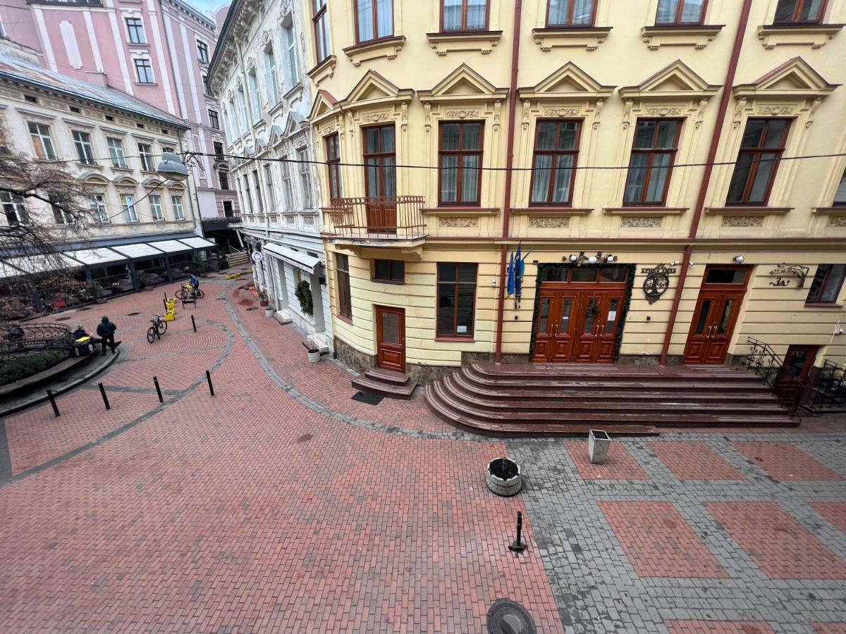 Апартаменти В Самому Центрі Львова В Проїзді Крива Липа Bagian luar foto